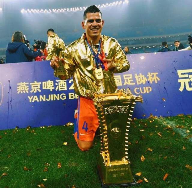 记者：阿拉巴今天接受手术，门迪伤势不重预计缺席10天据TheAthletic记者GuillermoRai报道，阿拉巴将在奥地利接受手术。